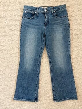 Madewell Mid Rise Kick Out size 30P